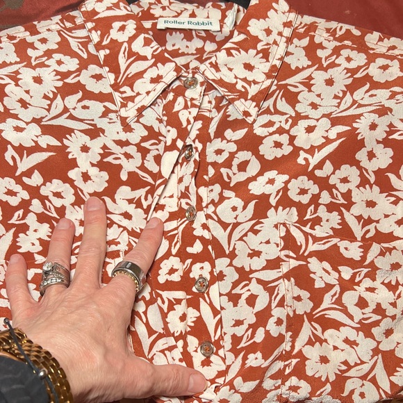 Roller Rabbit Rust/Orange and White Floral 3/4 Button Down Shirt size XS - Picture 11 of 13